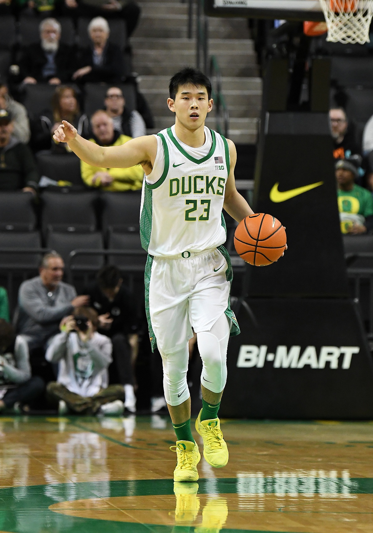 开云注册网址-6罚全进~NCAA:林葳飚中压哨三分带领俄勒冈反超 半场砍11分2助攻