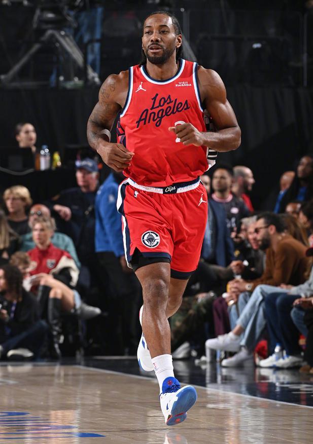 开云APP-贝恩36分状元郎准三双，小卡37+8+4+3+2难救主，魔术险胜快船